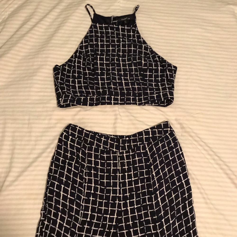 Cute cropped top and flowy pants set from Papaya - Picture 4 of 8